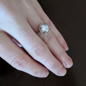 18k Rose Gold and Cubic Zirconia Ring - Size 7